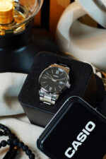 Чоловічий годинник Casio MTP-V002D-1B3 - Зображення 4